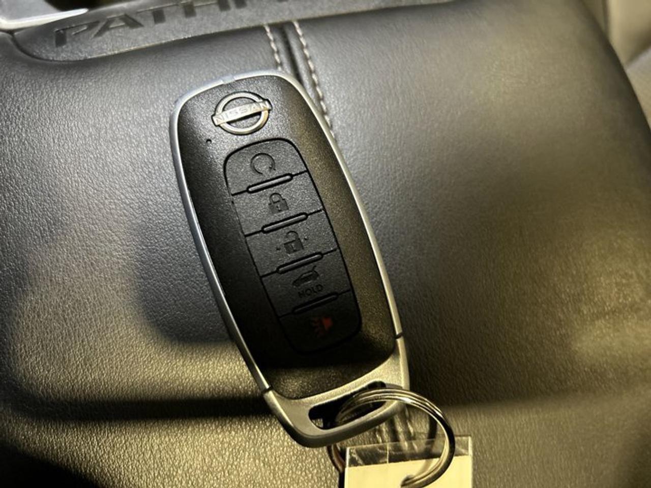 2024 Nissan Pathfinder Pathfinder Platinum 4X4 | 7 Passenger | Photo