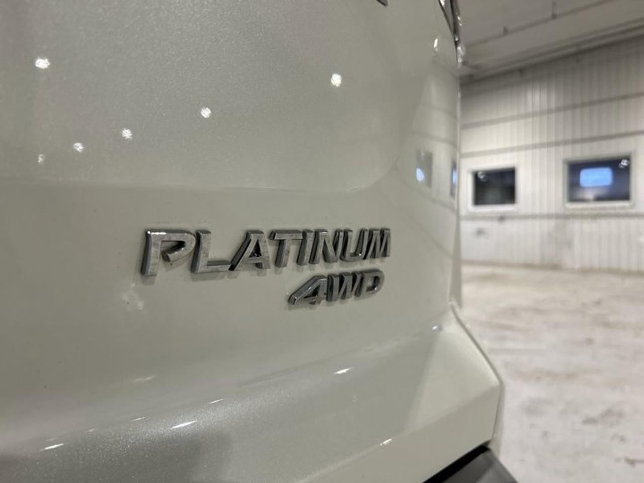 2024 Nissan Pathfinder Pathfinder Platinum 4X4 | 7 Passenger | Photo