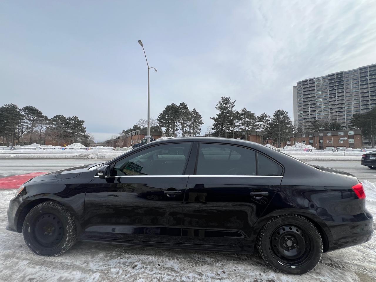 2015 Volkswagen Jetta Highline-LEATHER-BK CAM-SUNROOF-BLUETOOTH &MORE! Photo