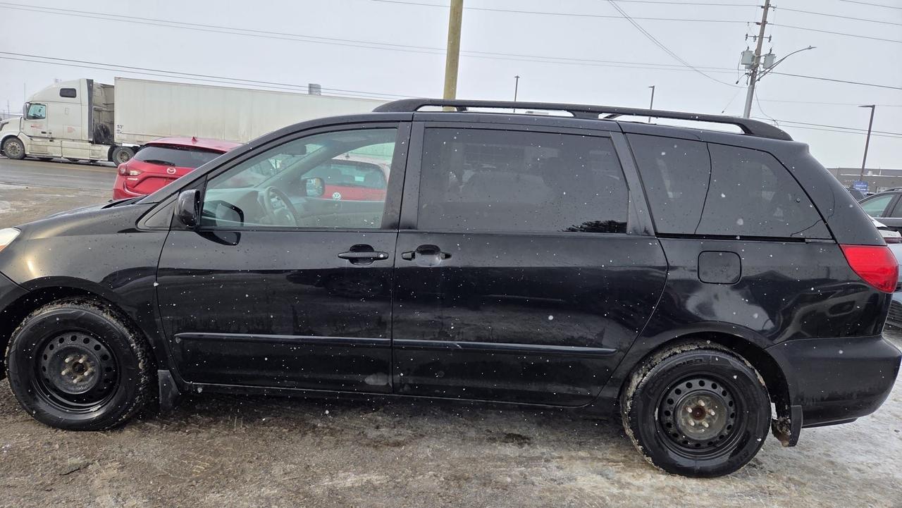 2009 Toyota Sienna LE, LEATHER, UNDERCOATED, WELL MAINTAINED Photo