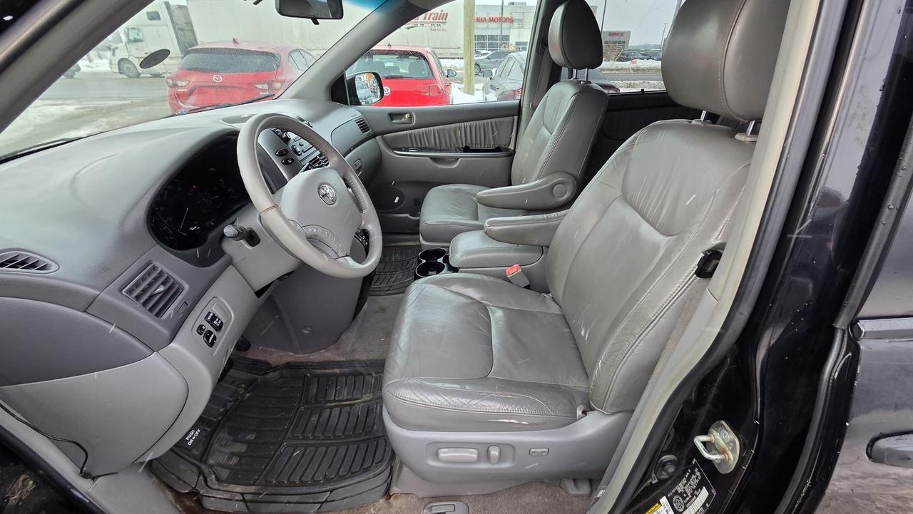 2009 Toyota Sienna LE, LEATHER, UNDERCOATED, WELL MAINTAINED Photo