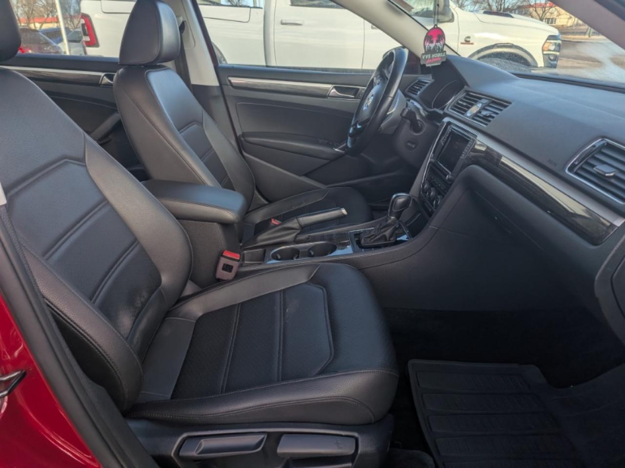 2017 Volkswagen Passat COMFORTLINE Photo