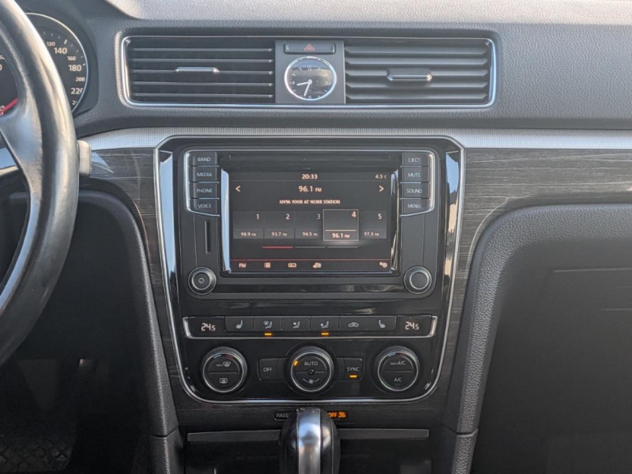 2017 Volkswagen Passat COMFORTLINE Photo