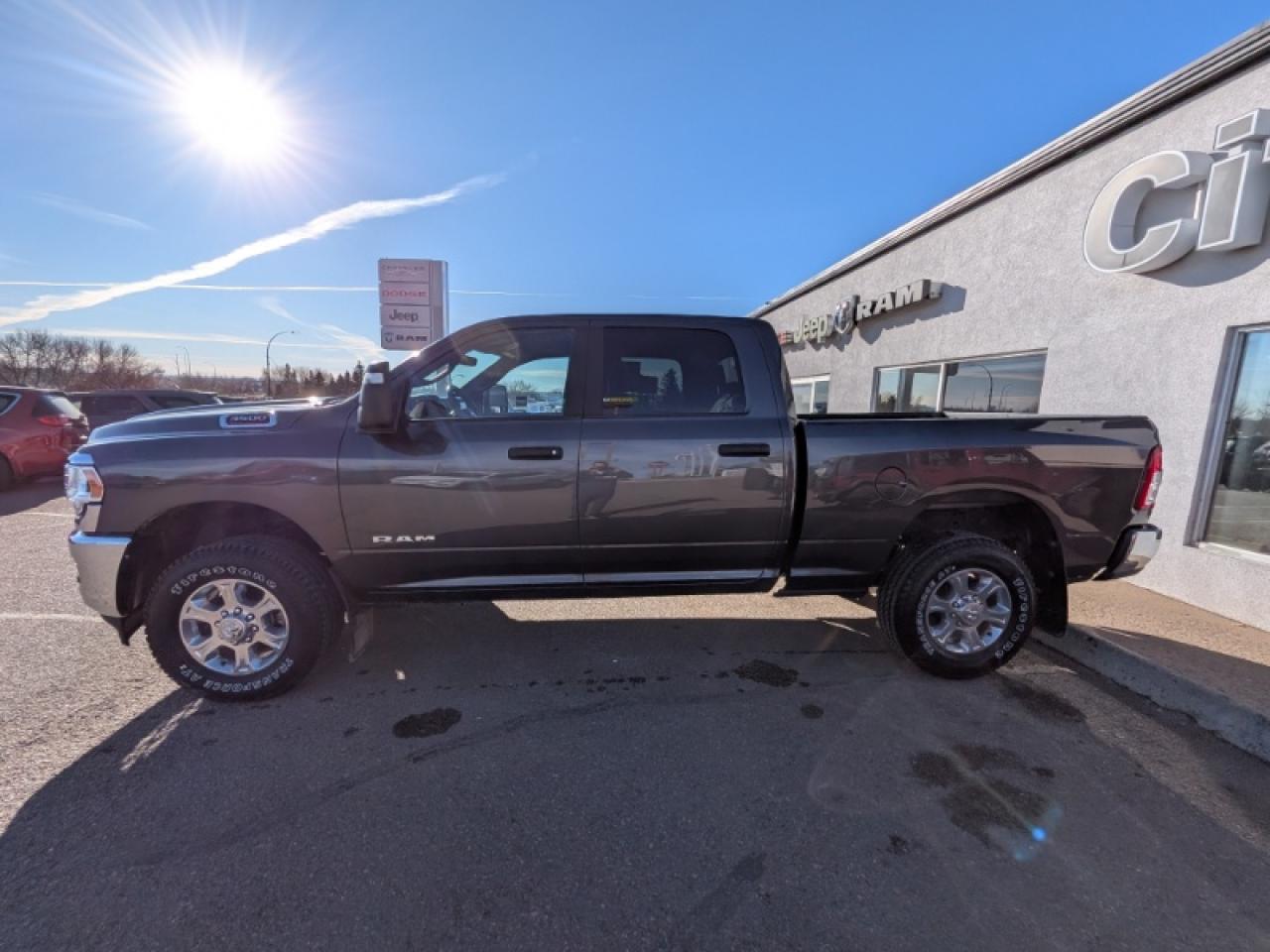 2024 RAM 3500 Big Horn Photo