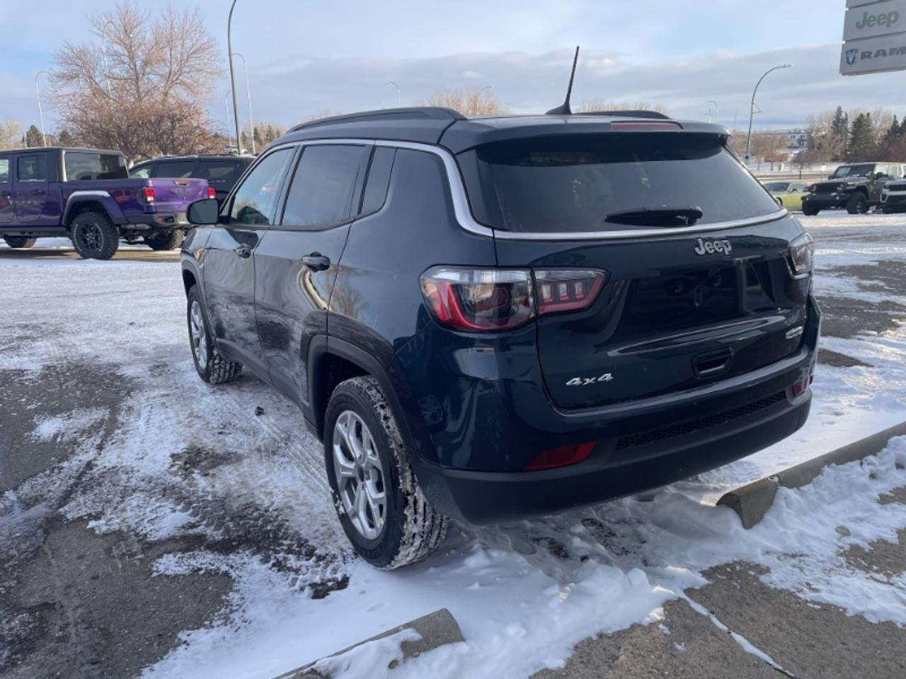 2026 Jeep Compass NORTH Photo4