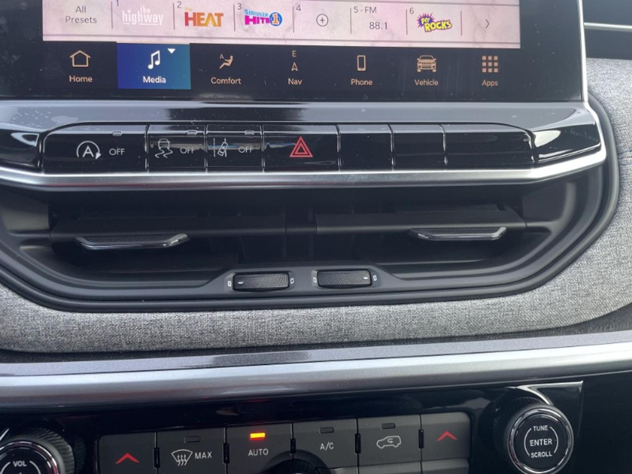 2026 Jeep Compass NORTH Photo