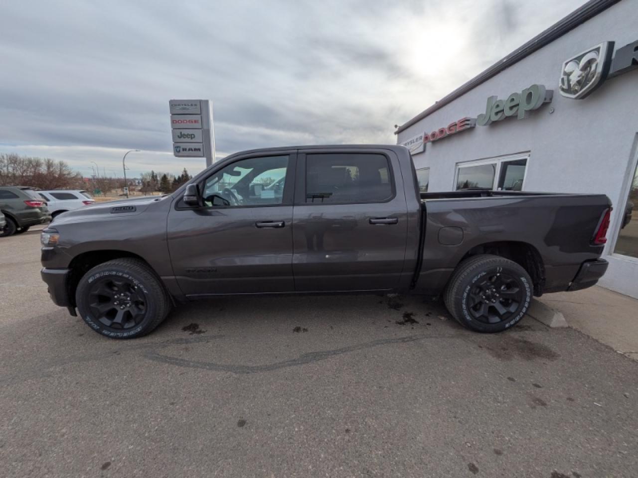 2026 RAM 1500 SPORT Photo3