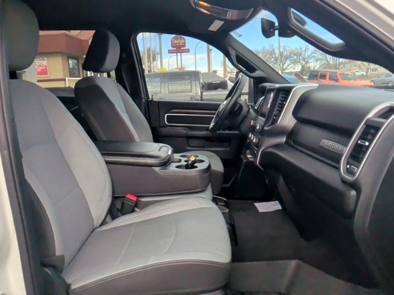 2024 RAM 3500 Big Horn Photo