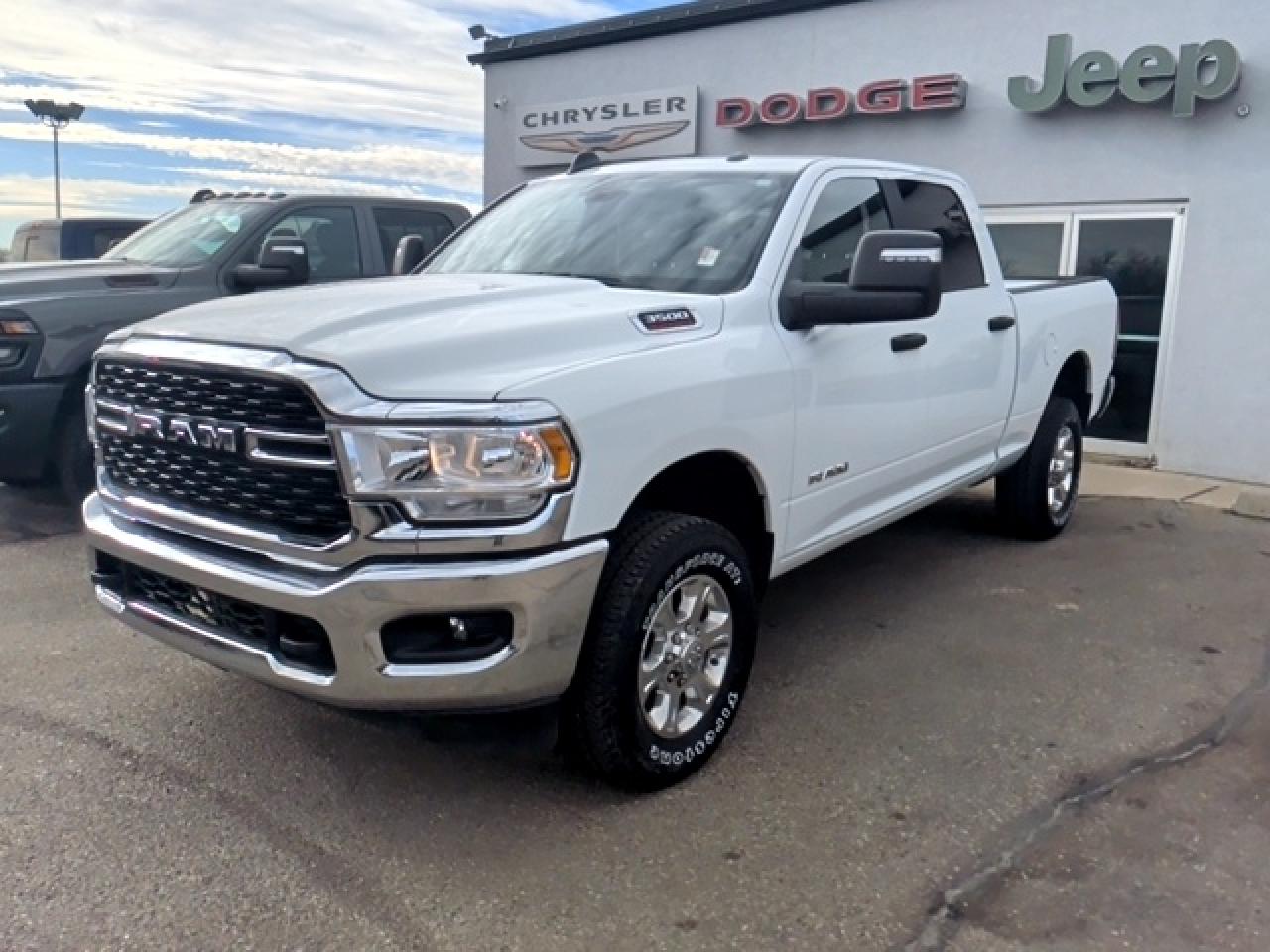 2024 RAM 3500 Big Horn Photo