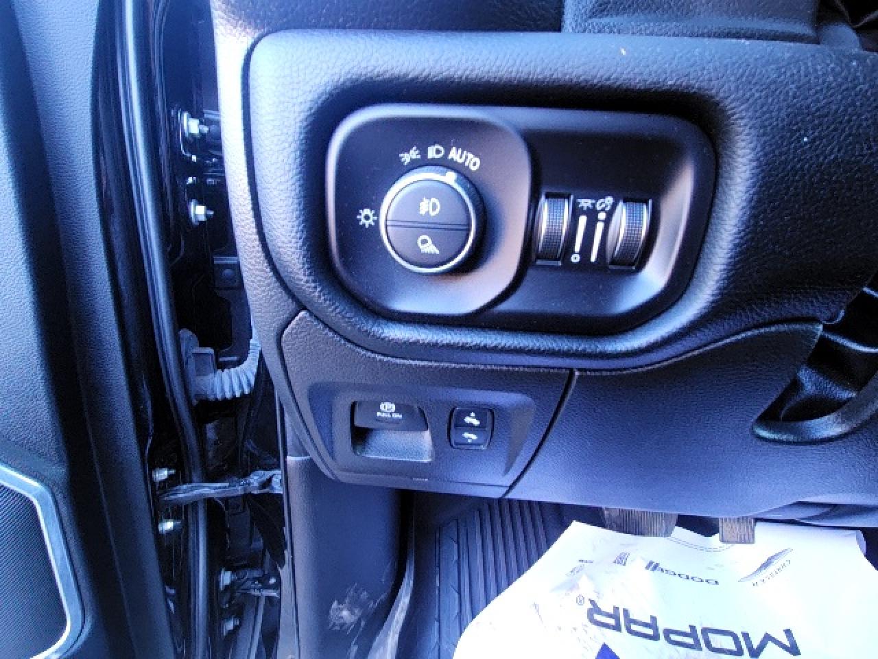 2022 RAM 1500 Laramie Photo