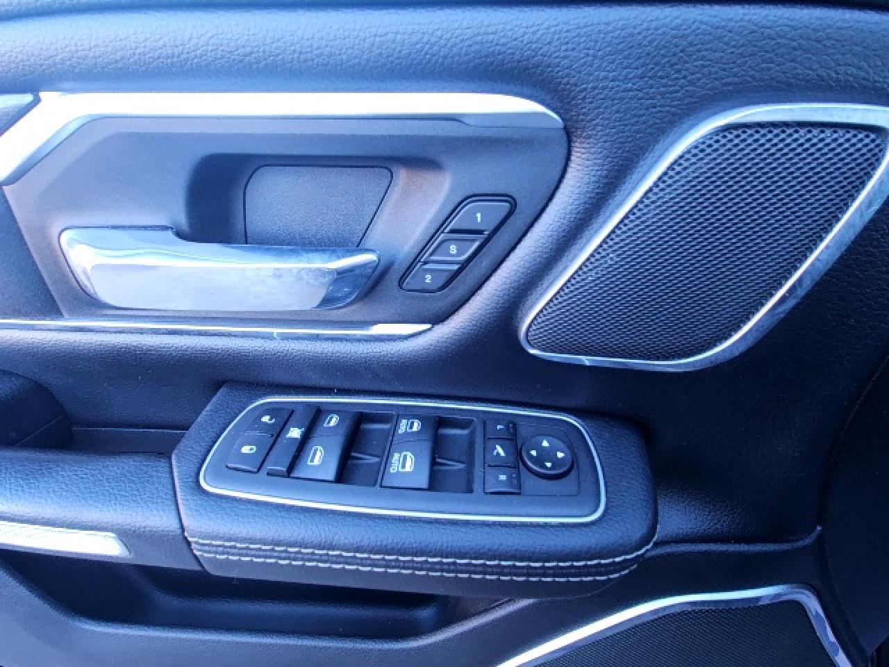 2022 RAM 1500 Laramie Photo