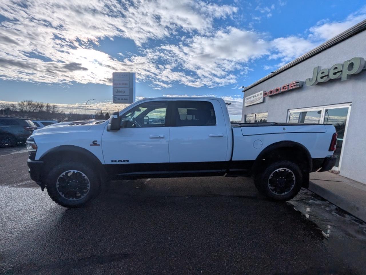 2024 RAM 2500 REBEL CREW 6'4" 4X4 6.7L DIESEL 6AT Photo3