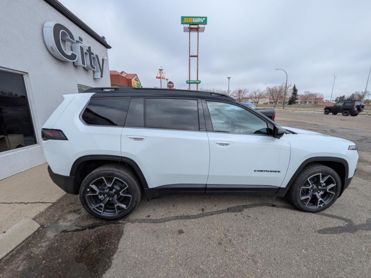 New 2026 Jeep Cherokee OVERLAND for sale in Medicine Hat, AB