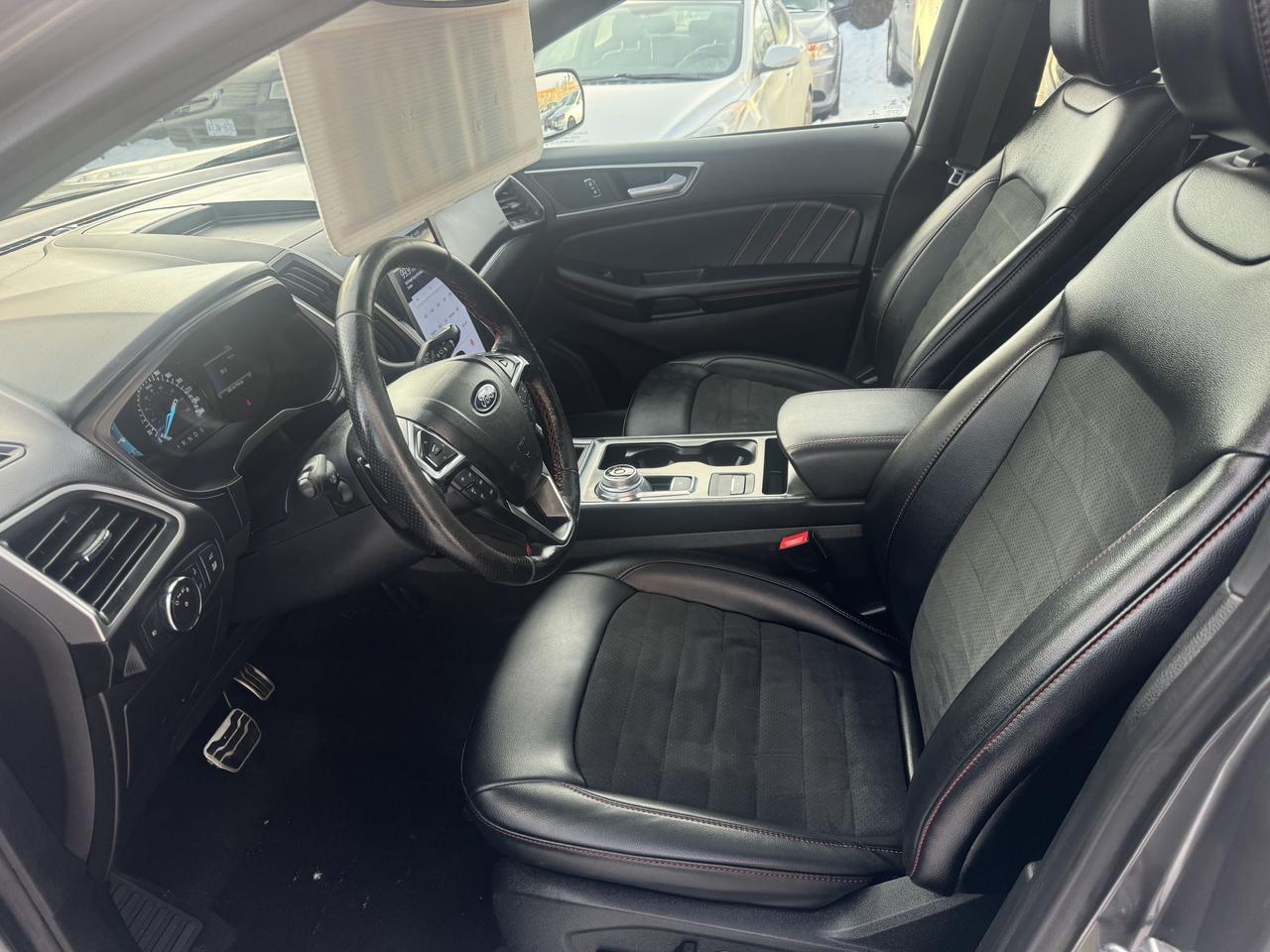 2022 Ford Edge ST Line Photo