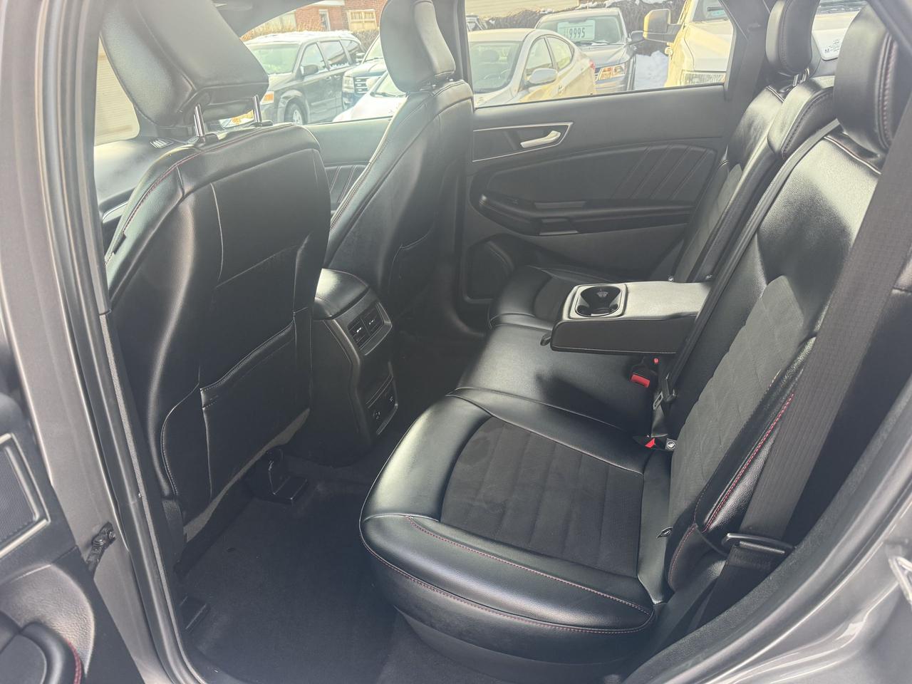 2022 Ford Edge ST Line Photo