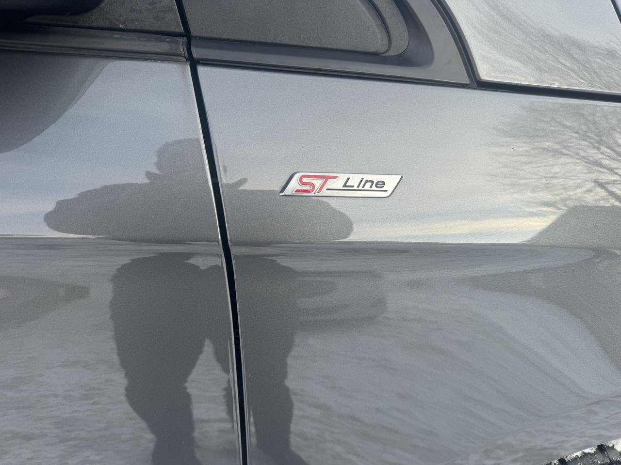 2022 Ford Edge ST Line Photo