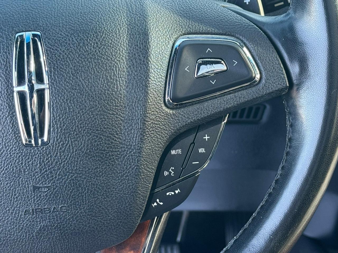 2017 Lincoln MKX Reserve Photo