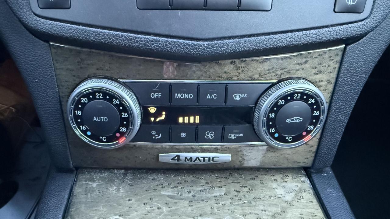 2011 Mercedes-Benz C-Class C 300 Photo