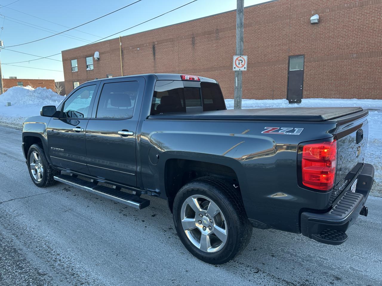 2017 Chevrolet Silverado 1500 4WD Crew Cab 2LT Z 71 Leather/Navigation Photo2