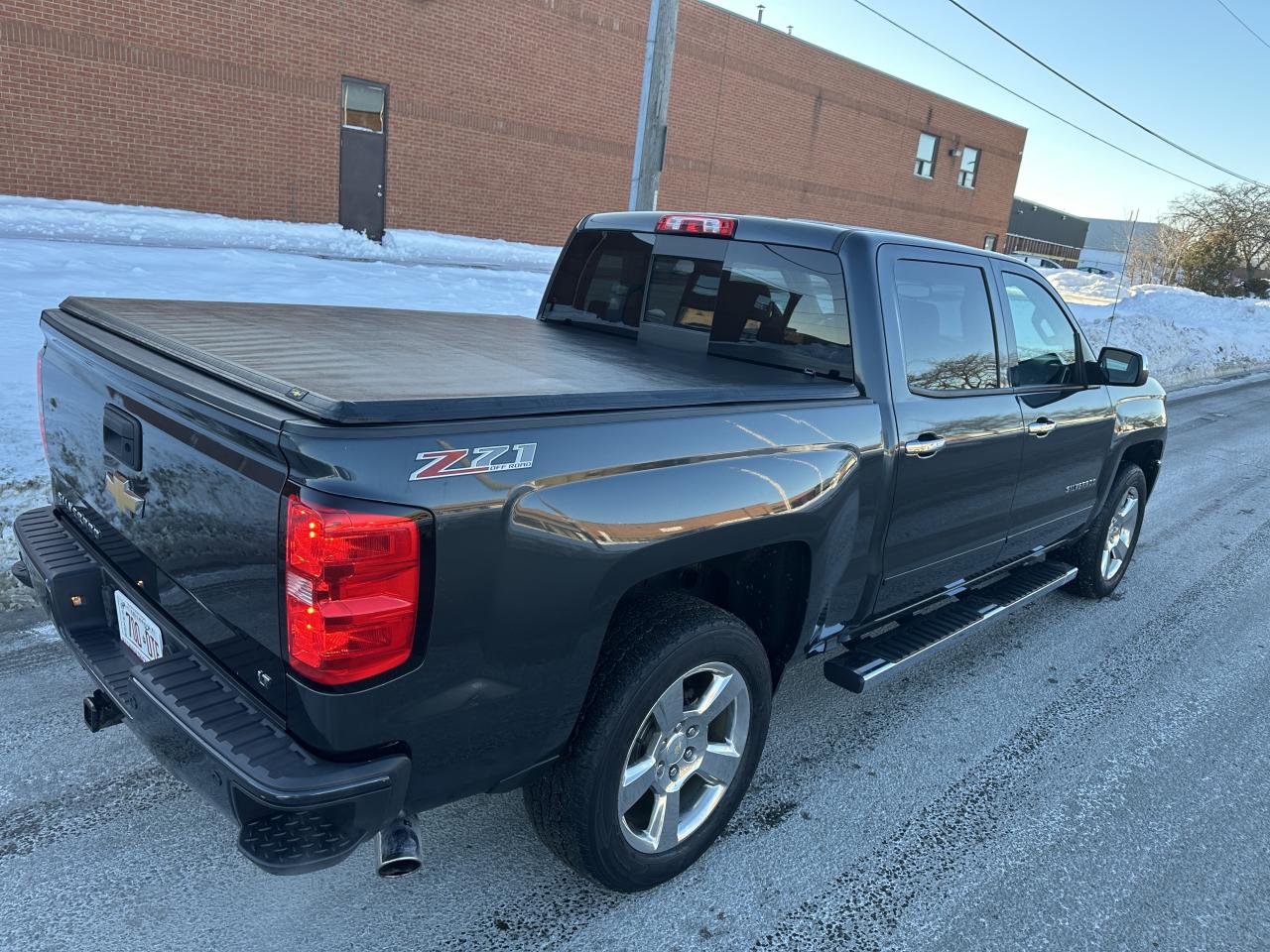 2017 Chevrolet Silverado 1500 4WD Crew Cab 2LT Z 71 Leather/Navigation Photo4