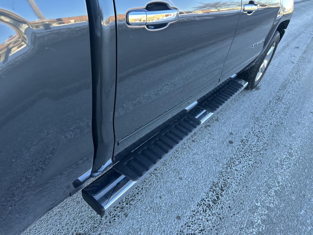 2017 Chevrolet Silverado 1500 4WD Crew Cab 2LT Z 71 Leather/Navigation Photo