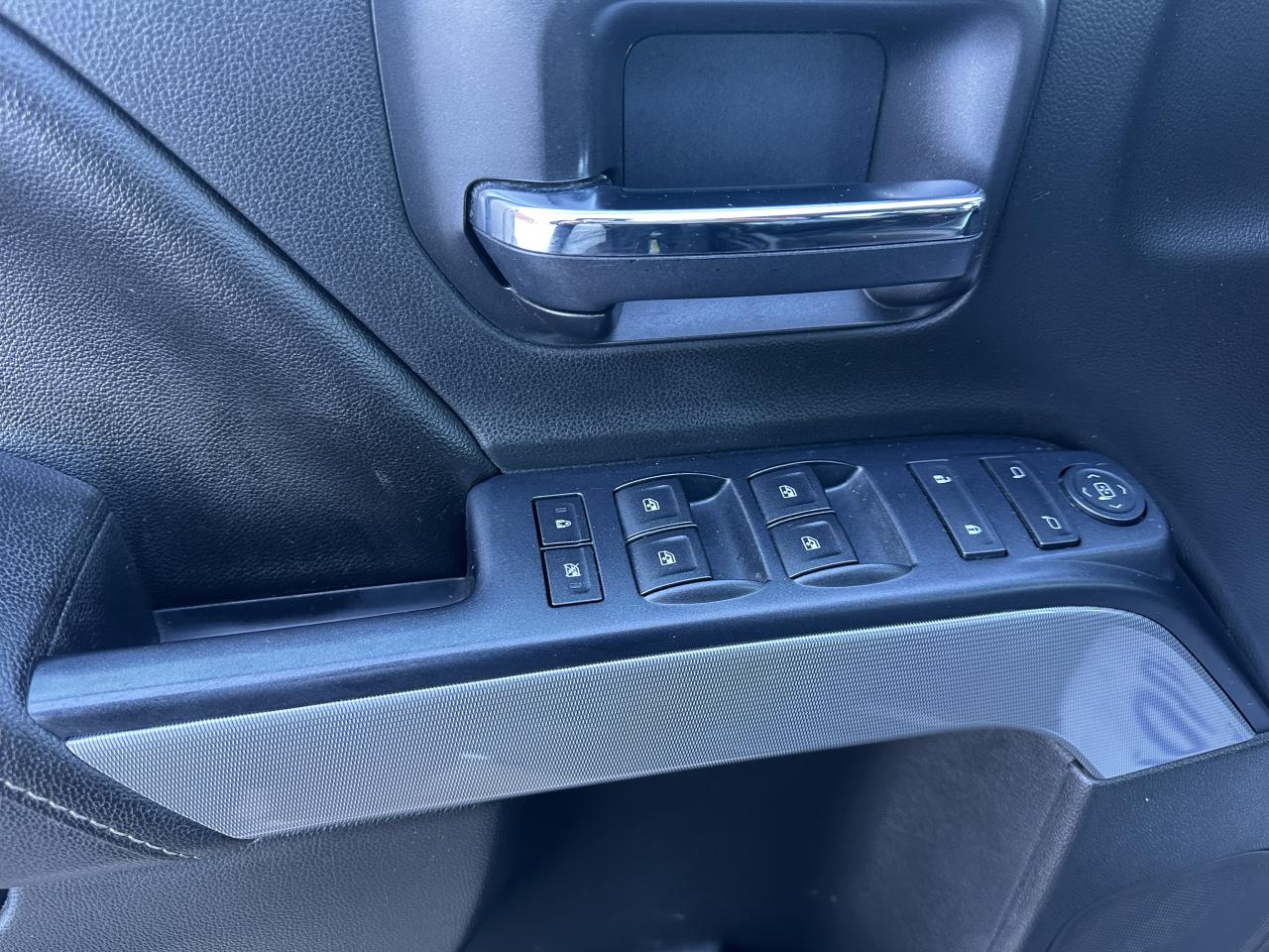 2017 Chevrolet Silverado 1500 4WD Crew Cab 2LT Z 71 Leather/Navigation Photo