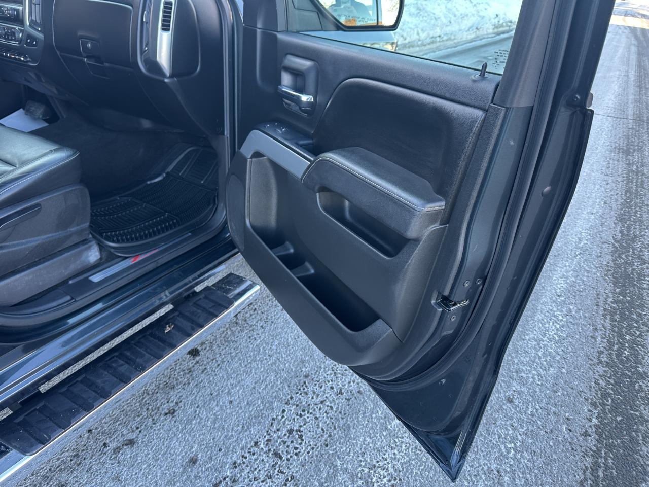 2017 Chevrolet Silverado 1500 4WD Crew Cab 2LT Z 71 Leather/Navigation Photo