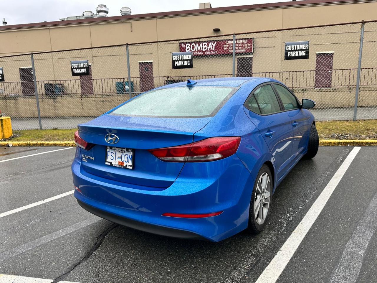 2017 Hyundai Elantra GLS - Photo #3