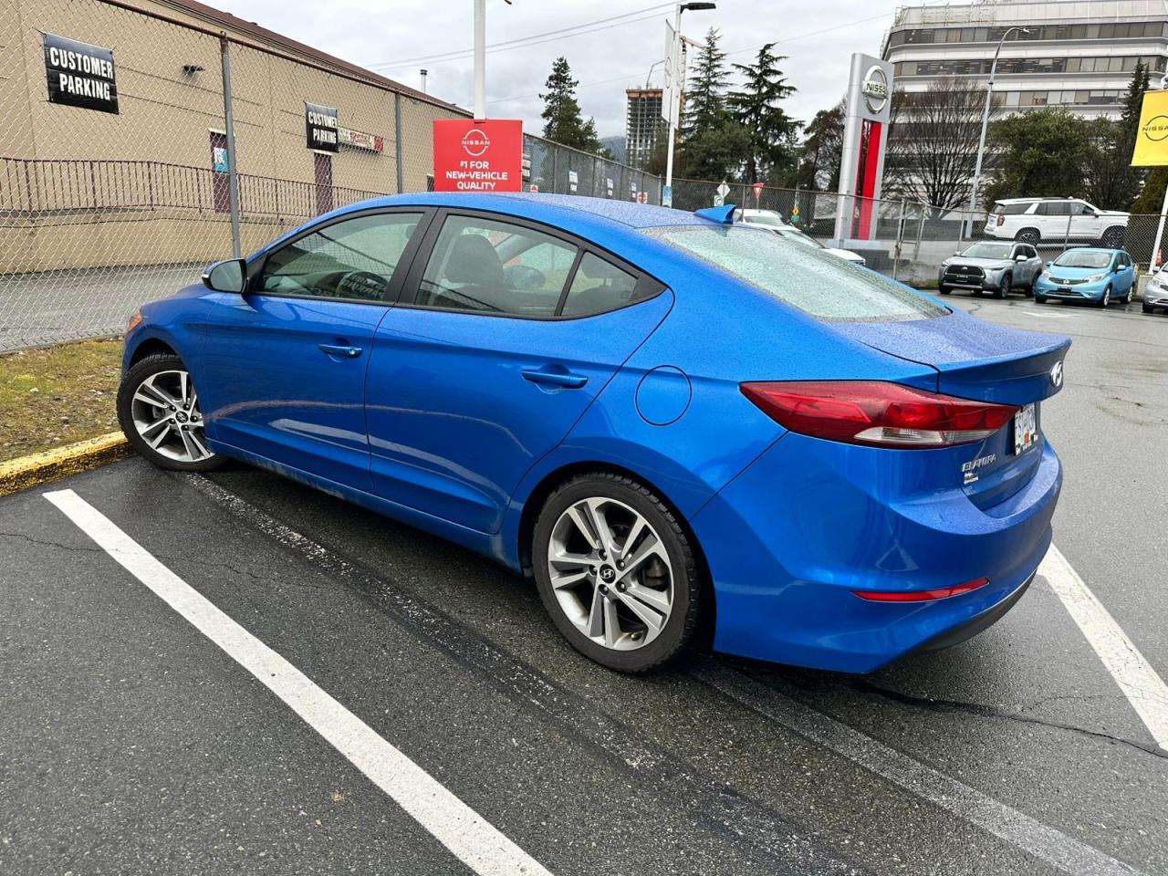 2017 Hyundai Elantra GLS - Photo #4