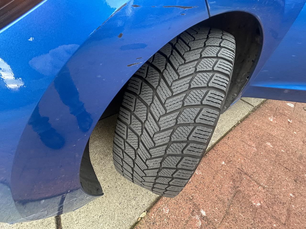 2017 Hyundai Elantra GLS - Photo #14