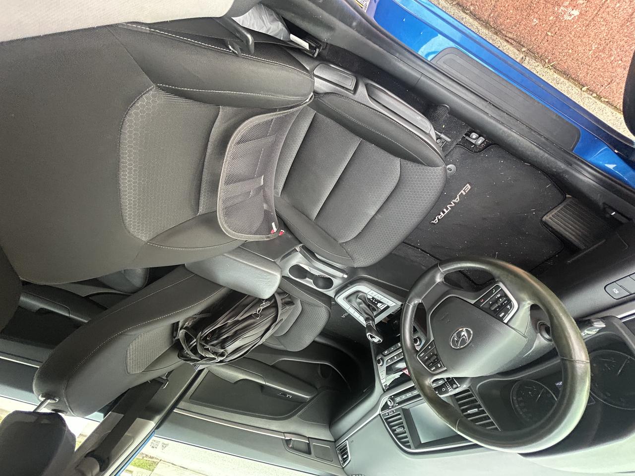 2017 Hyundai Elantra GLS - Photo #9