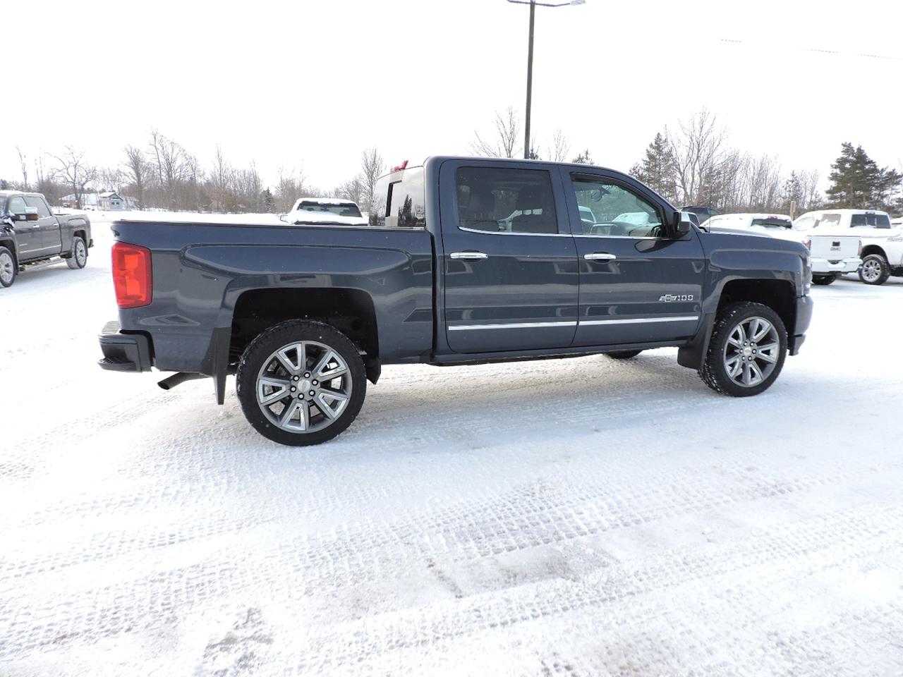 2018 Chevrolet Silverado 1500 LTZ 5.3L 4X4 100TH Anniversary Edition New Tires Photo4