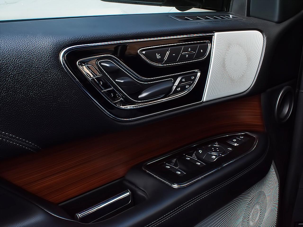 2019 Lincoln Navigator L | LONG WHEEL BASE|NAVI|DUAL DVD|360 CAM|PANOROOF Photo