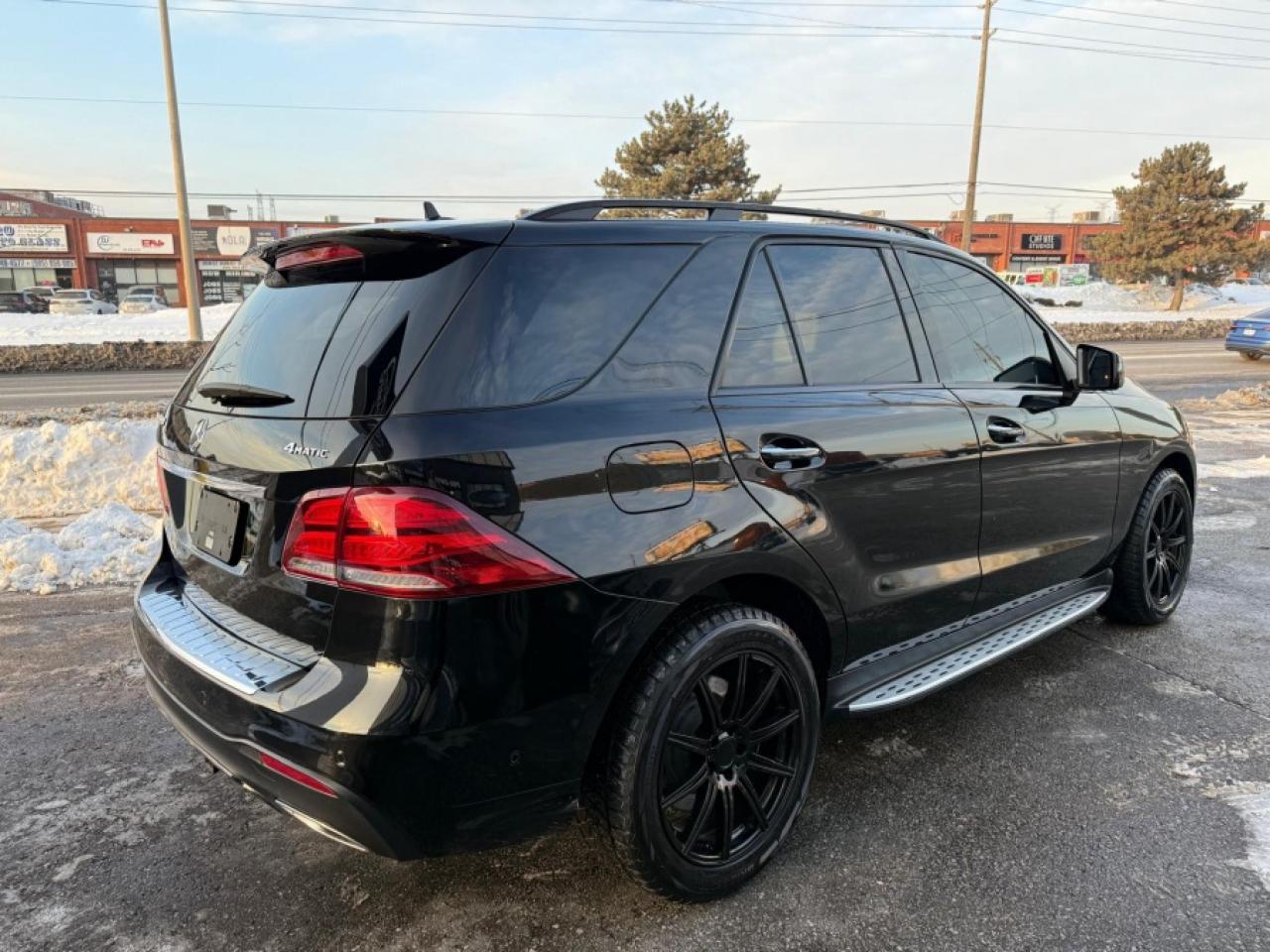 2018 Mercedes-Benz GLE GLE 400 4MATIC/ AMG PACKAGE/ PANO SUNROOF/ NAVI - Photo #6
