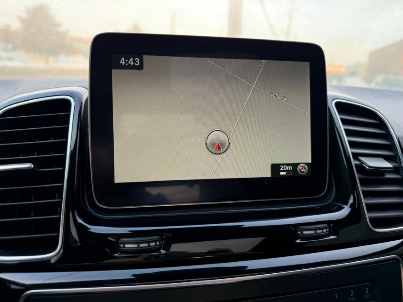 2018 Mercedes-Benz GLE GLE 400 4MATIC/ AMG PACKAGE/ PANO SUNROOF/ NAVI - Photo #19