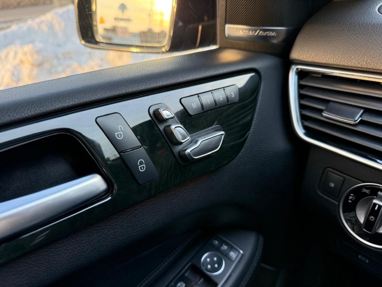 2018 Mercedes-Benz GLE GLE 400 4MATIC/ AMG PACKAGE/ PANO SUNROOF/ NAVI - Photo #22