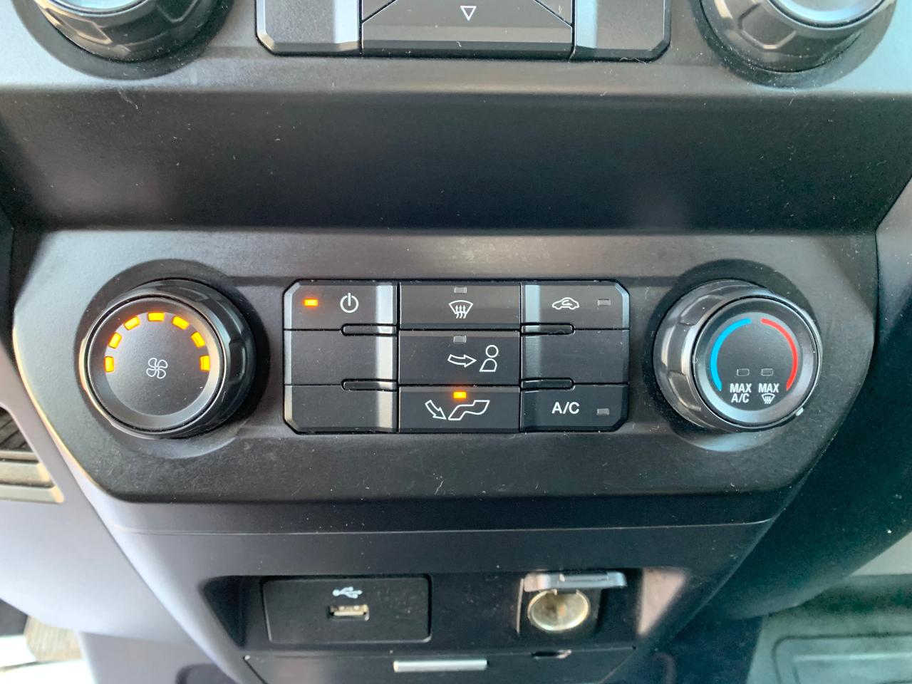 2016 Ford F-150 XL SUPERCAB LONG BOX Photo