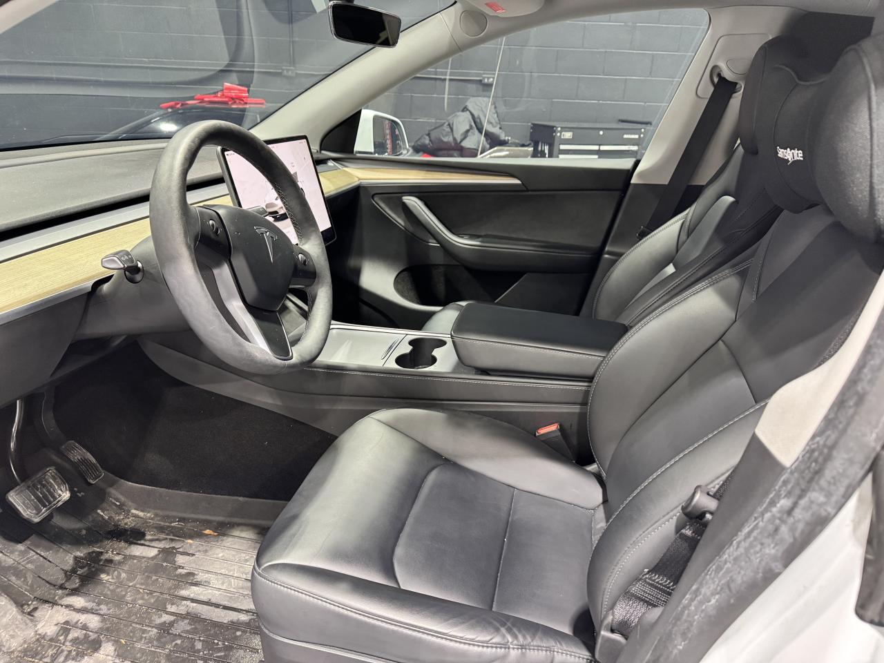 2023 Tesla Model Y RWD STANDARD RANGE Photo