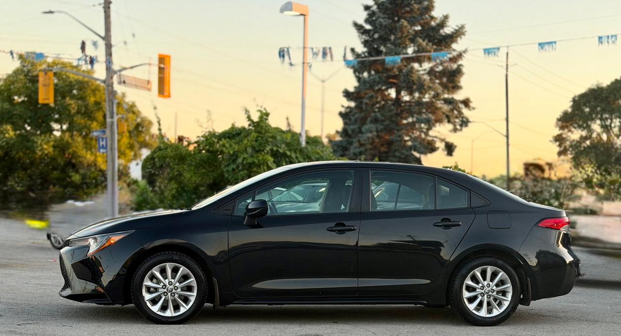 2022 Toyota Corolla LE Photo