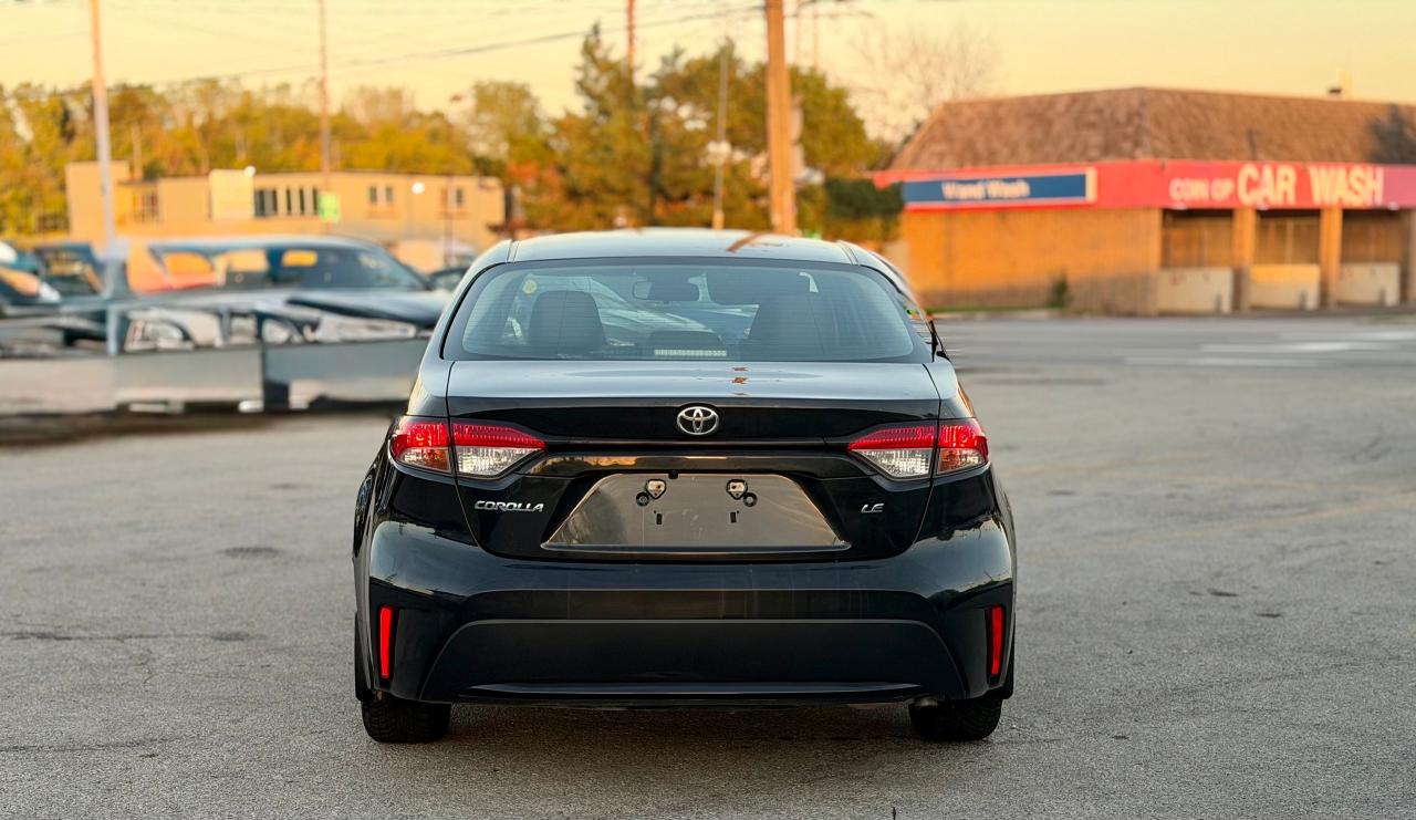 2022 Toyota Corolla LE Photo3