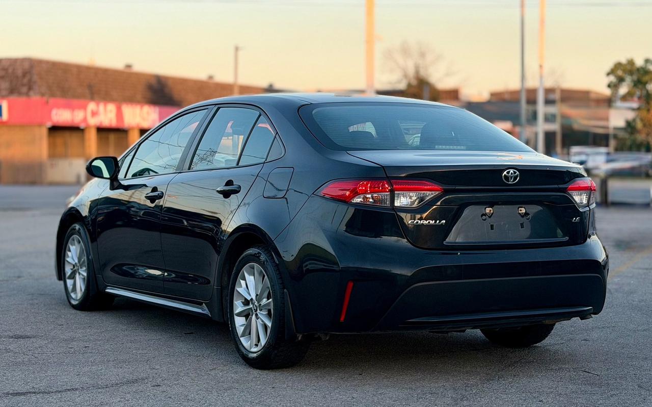2022 Toyota Corolla LE Photo2