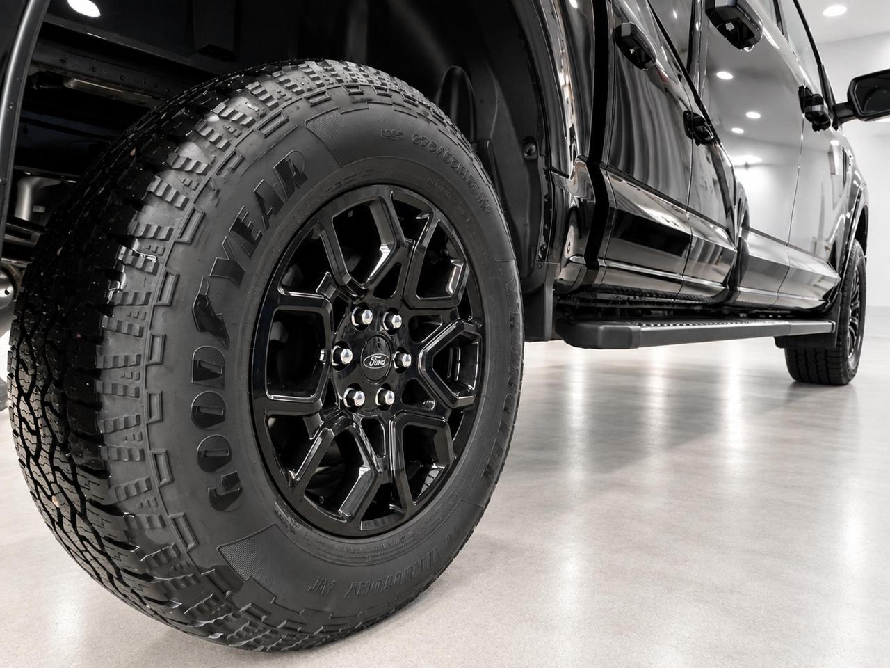 2026 Ford F-150 XLT Photo4