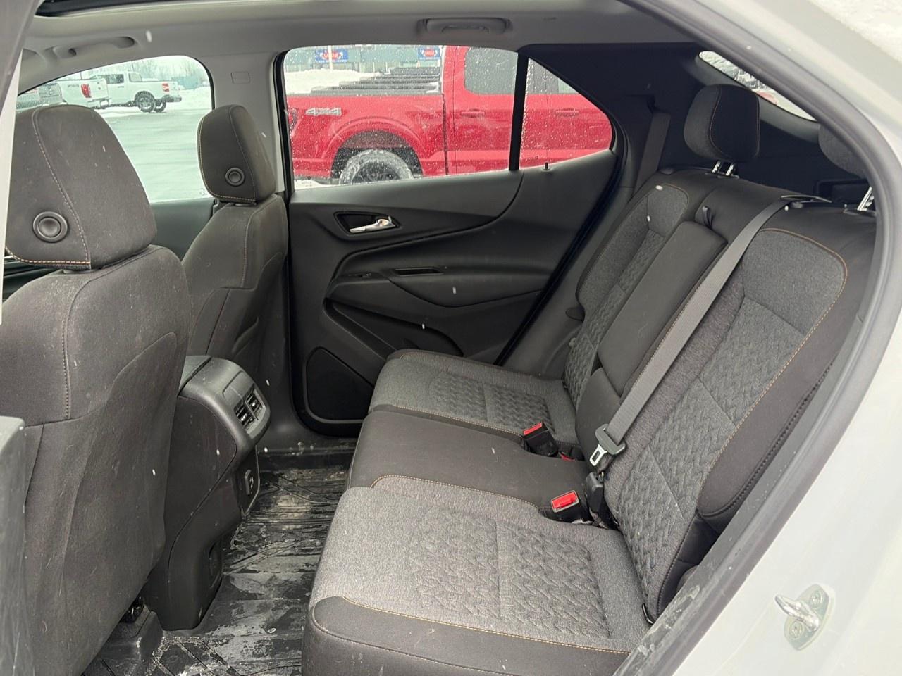 2022 Chevrolet Equinox AWD LT Photo