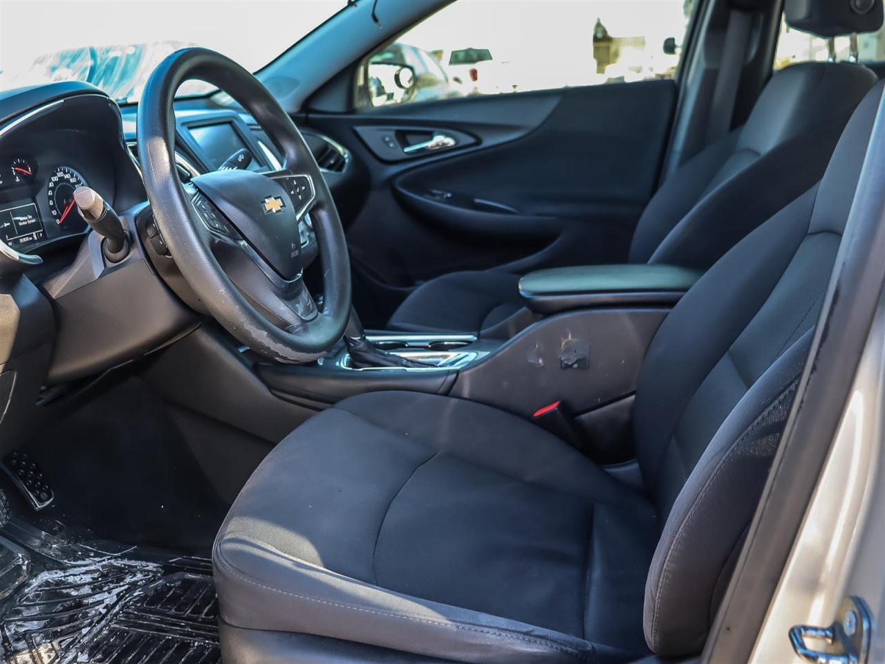 2017 Chevrolet Malibu 1LT You Safety you Save | Snow tires included | Photo