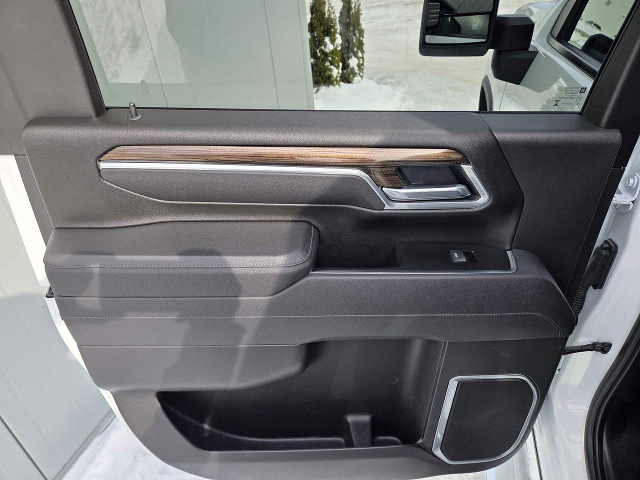 2025 Chevrolet Silverado 2500 LT Crew Cab Convenience Package | 17" Wheels Photo