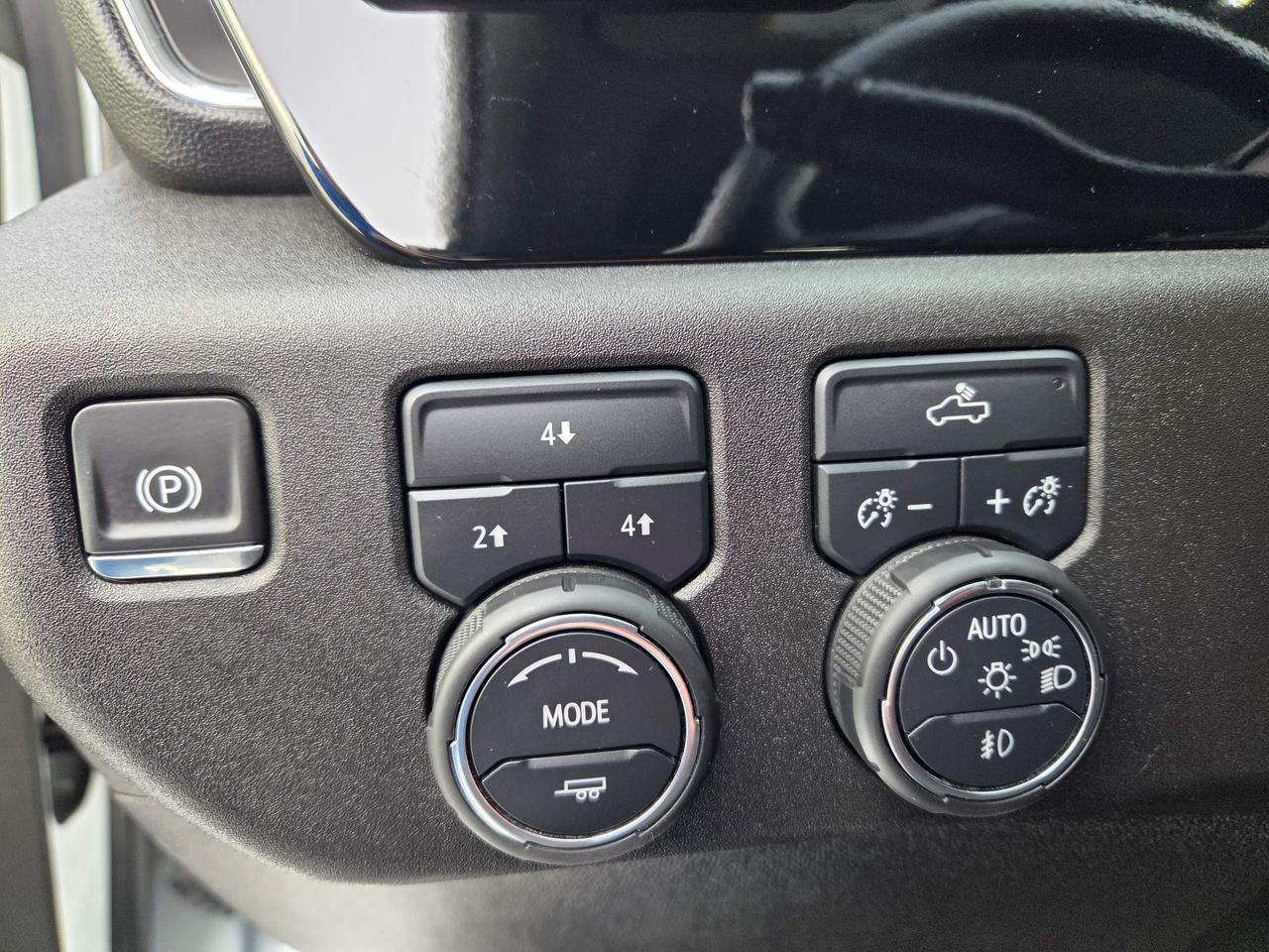 2025 Chevrolet Silverado 2500 LT Crew Cab Convenience Package | 17" Wheels Photo