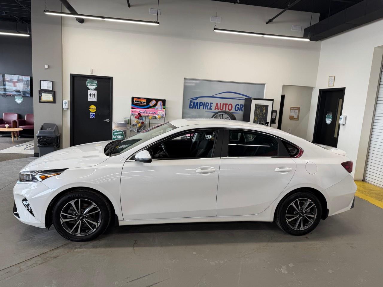 2024 Kia Forte LXS Photo3