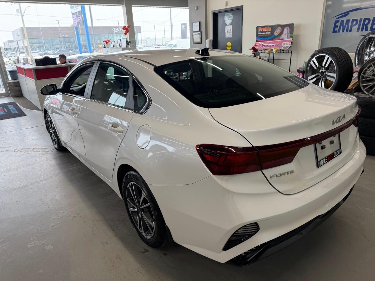 2024 Kia Forte LXS Photo4