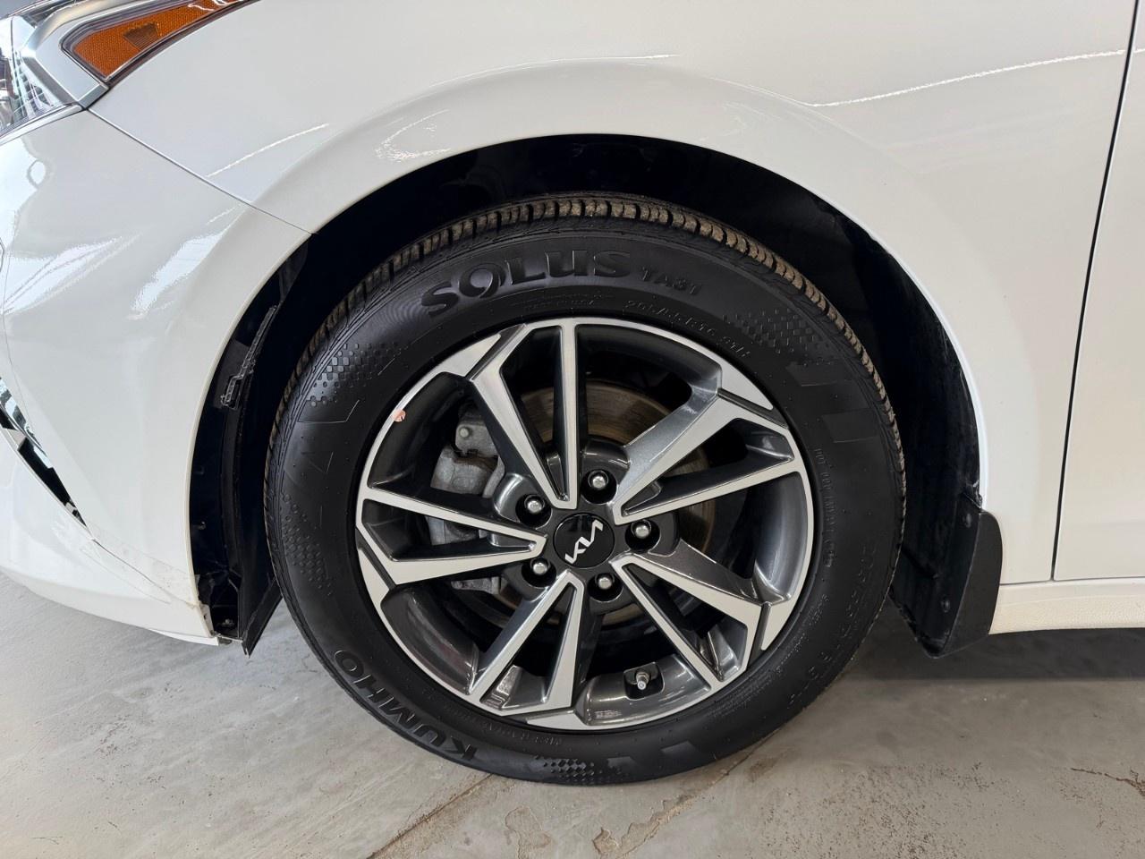 2024 Kia Forte LXS Photo