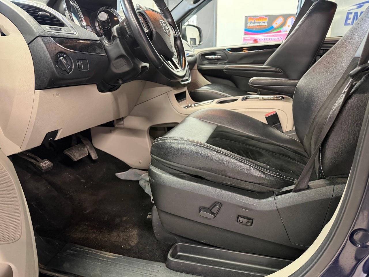 2017 Dodge Grand Caravan SXT Photo